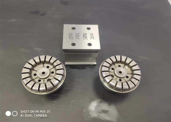 0,01 mm Toleranz Polierformeinsätze Kfz-Formteile